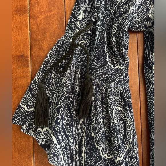 Chelsea & Theodore Navy Blue Paisley Women's Tunic Top Size Small - Picture 4 of 7